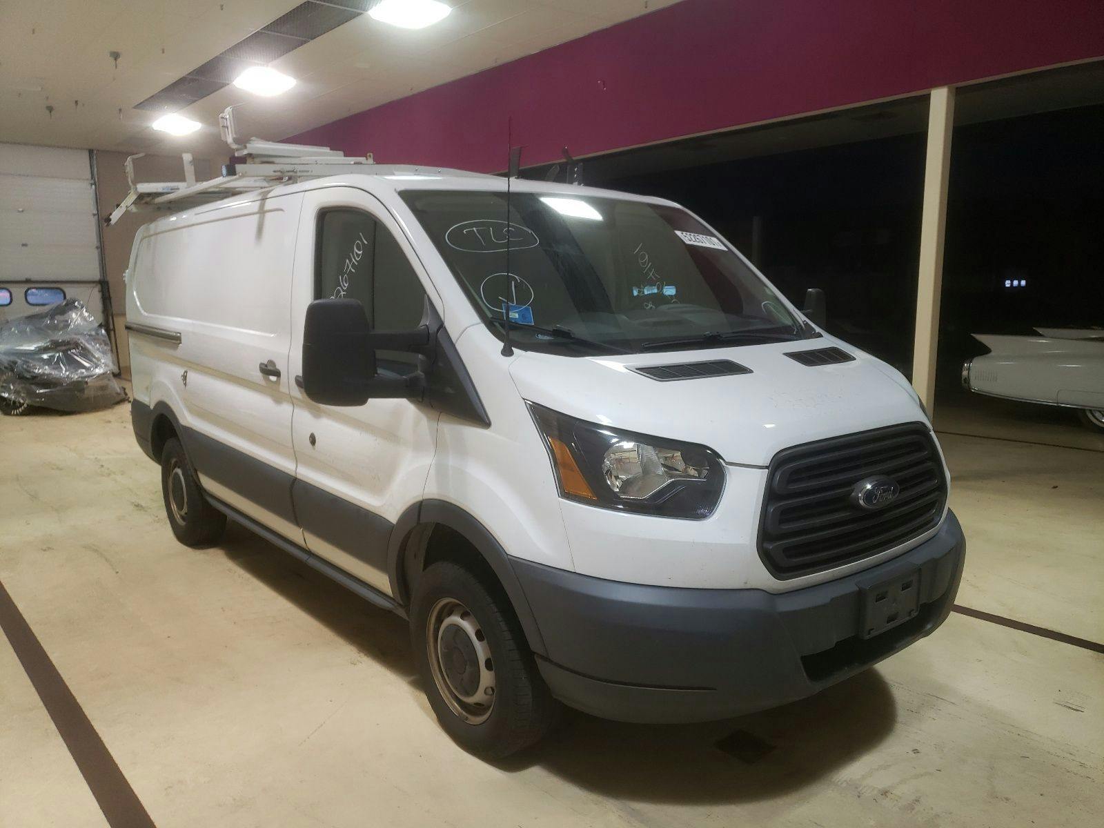 main view of 1FTYR1YM5GKB14841 Ford Transit 2016