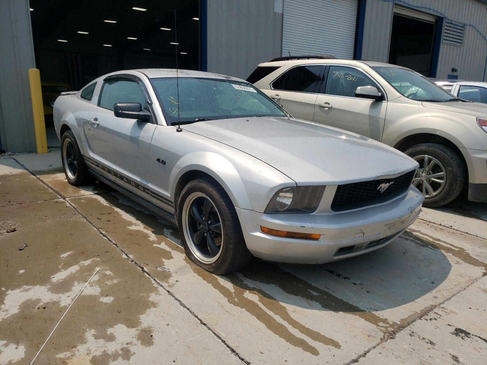 main view of 1ZVFT80N575215671 Ford Mustang 2007