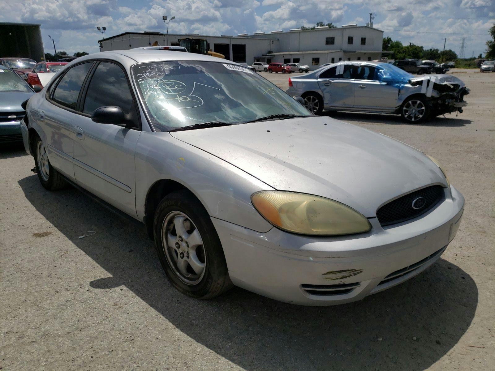 main view of 1FAFP53214A167487 Ford Taurus 2004