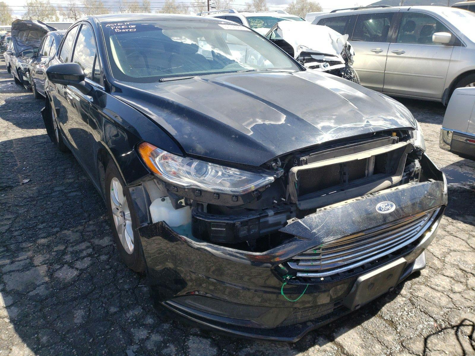 main view of 3FA6P0G71HR379990 Ford Fusion 2017